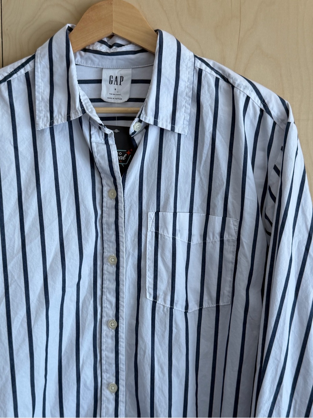 GAP White Button-Down Shirt with Black Vertical Stripes - Picture 3 of 5